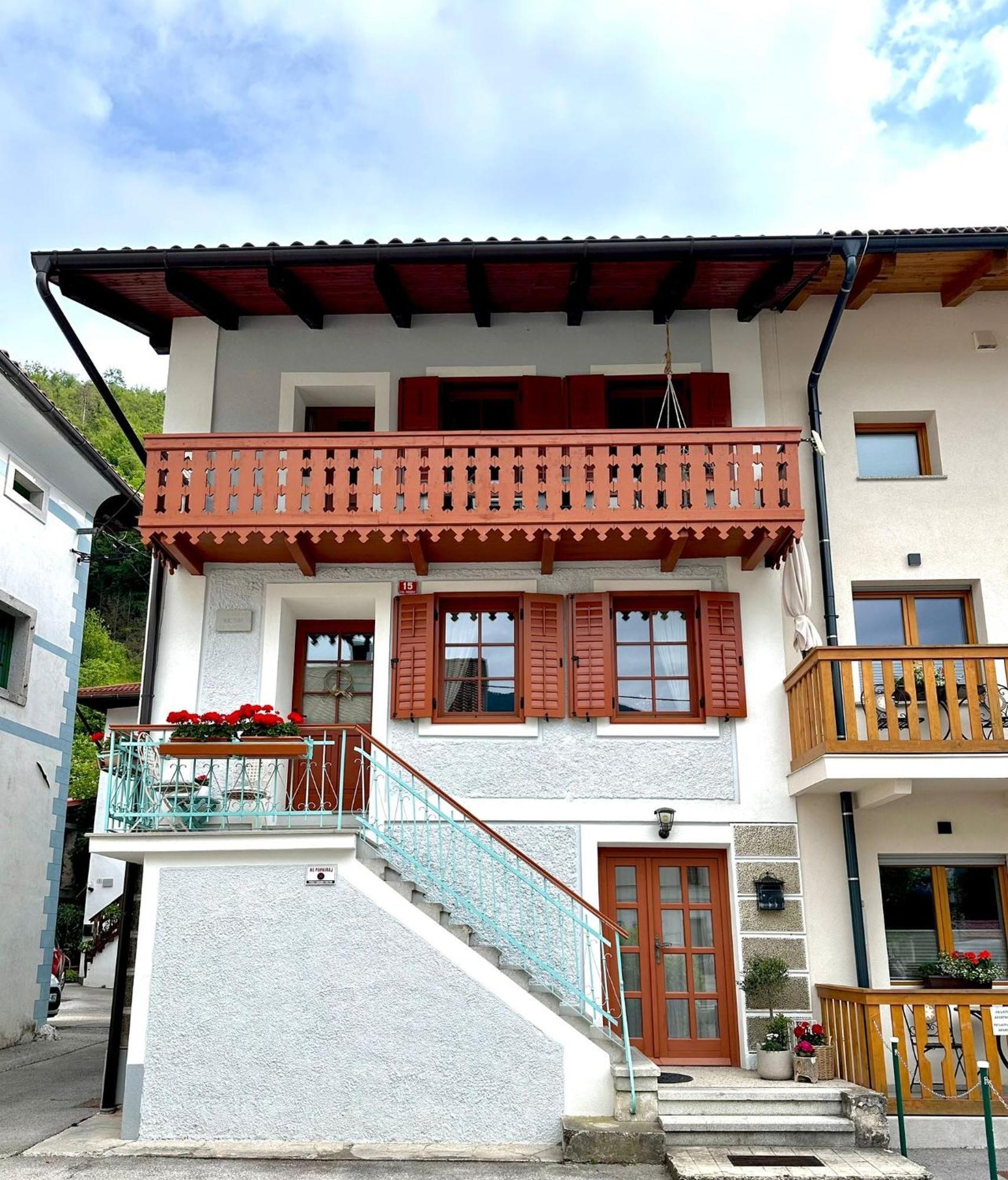 Villa Hisa Rejmr With Private Parking Kobarid Exterior foto